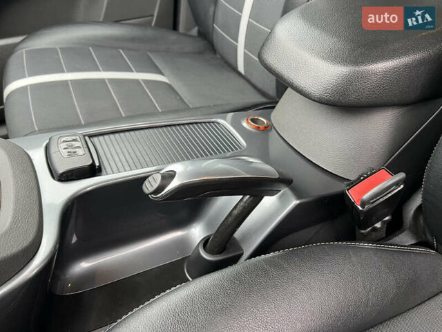 Серый Форд Куга, объемом двигателя 2 л и пробегом 180 тыс. км за 10900 $, фото 27 на Automoto.ua