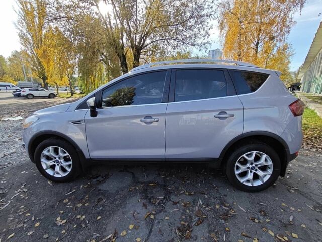 Серый Форд Куга, объемом двигателя 2 л и пробегом 286 тыс. км за 9500 $, фото 4 на Automoto.ua