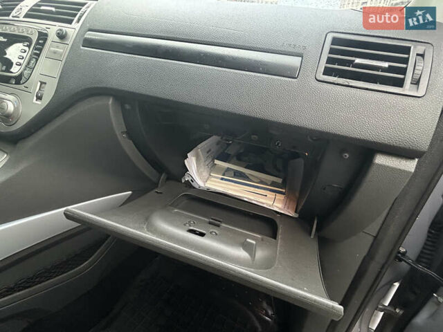 Сірий Форд Куга, об'ємом двигуна 2 л та пробігом 187 тис. км за 11000 $, фото 36 на Automoto.ua