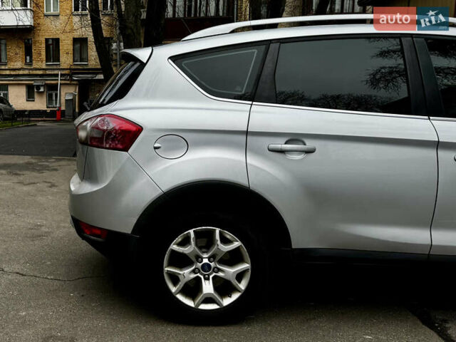 Серый Форд Куга, объемом двигателя 2.52 л и пробегом 235 тыс. км за 8600 $, фото 10 на Automoto.ua