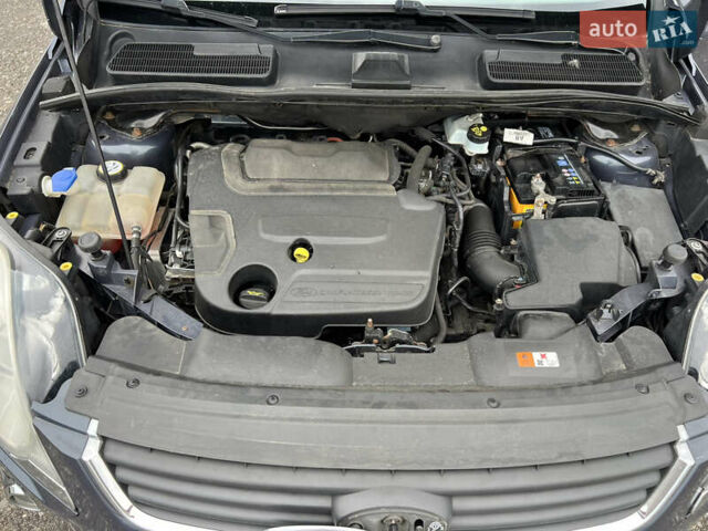 Сірий Форд Куга, об'ємом двигуна 2 л та пробігом 218 тис. км за 11200 $, фото 7 на Automoto.ua