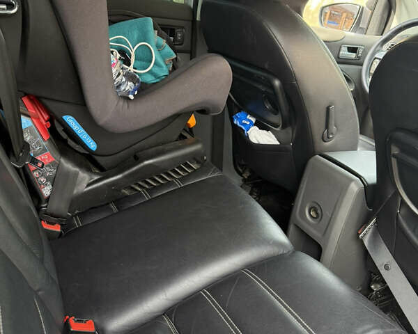 Форд Куга 2011 в Черкассах на Automoto.ua Серый Форд Куга, объемом двигателя 2.52 л и пробегом 240 тыс. км за 7500 $, фото 8 на Automoto.ua