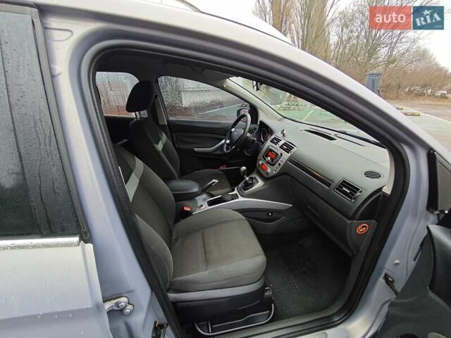 Серый Форд Куга, объемом двигателя 2 л и пробегом 183 тыс. км за 9500 $, фото 14 на Automoto.ua