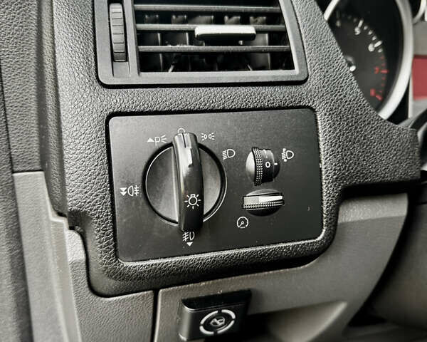 Серый Форд Куга, объемом двигателя 2.52 л и пробегом 235 тыс. км за 8600 $, фото 24 на Automoto.ua