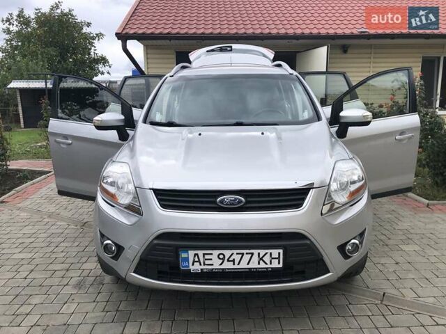 Сірий Форд Куга, об'ємом двигуна 2 л та пробігом 142 тис. км за 10300 $, фото 99 на Automoto.ua