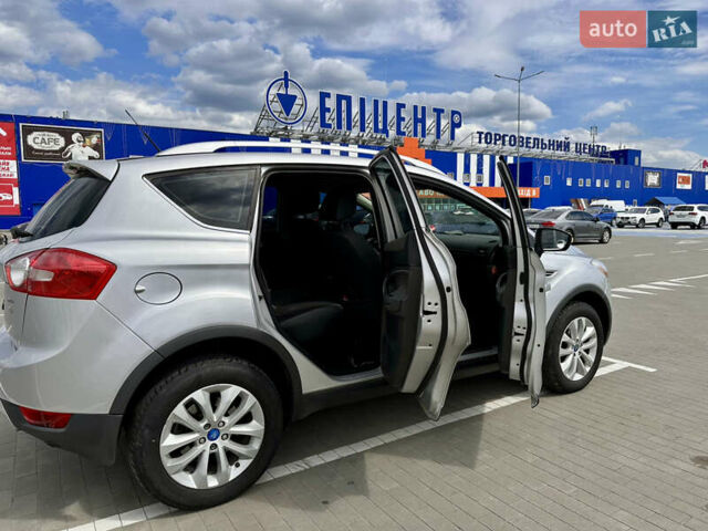 Серый Форд Куга, объемом двигателя 2.5 л и пробегом 189 тыс. км за 10800 $, фото 5 на Automoto.ua