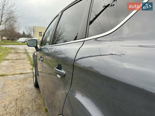 Серый Форд Куга, объемом двигателя 2 л и пробегом 180 тыс. км за 10900 $, фото 6 на Automoto.ua