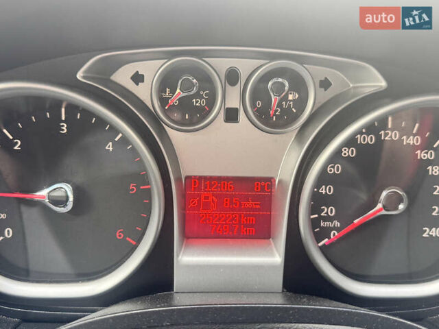 Форд Куга 2011 в Тернополе на Automoto.ua Серый Форд Куга, объемом двигателя 2 л и пробегом 252 тыс. км за 11000 $, фото 7 на Automoto.ua