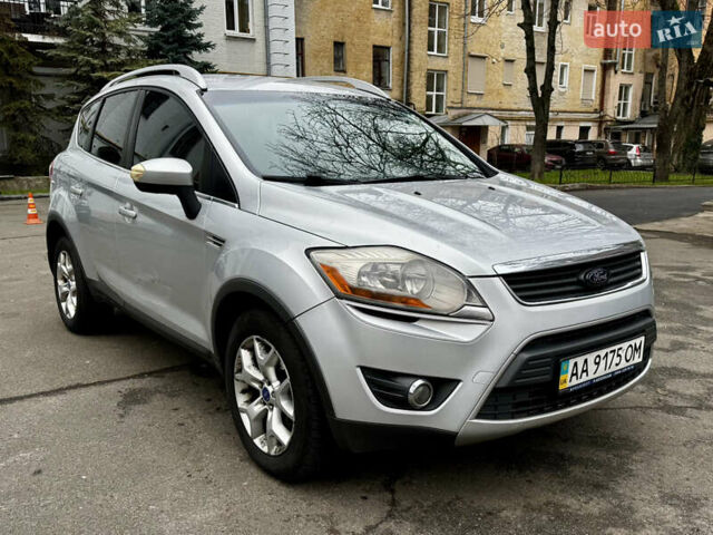 Серый Форд Куга, объемом двигателя 2.52 л и пробегом 235 тыс. км за 8600 $, фото 1 на Automoto.ua