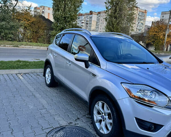 Серый Форд Куга, объемом двигателя 2 л и пробегом 198 тыс. км за 9500 $, фото 1 на Automoto.ua
