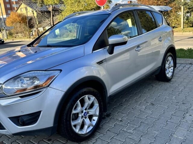 Серый Форд Куга, объемом двигателя 2 л и пробегом 200 тыс. км за 9800 $, фото 3 на Automoto.ua