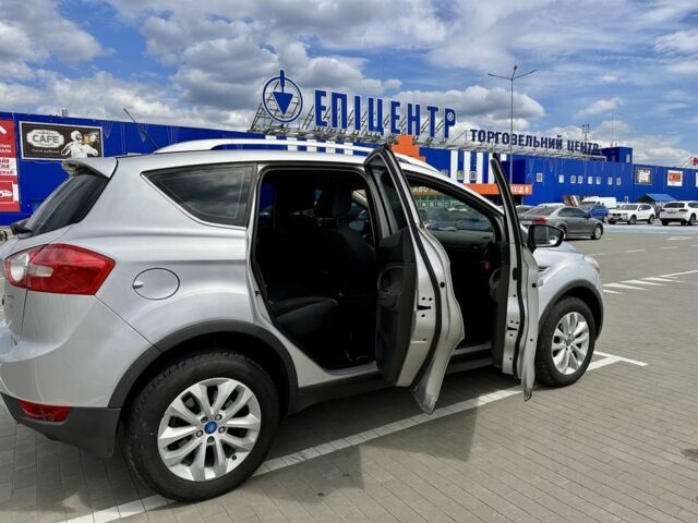 Серый Форд Куга, объемом двигателя 2.5 л и пробегом 189 тыс. км за 10800 $, фото 4 на Automoto.ua