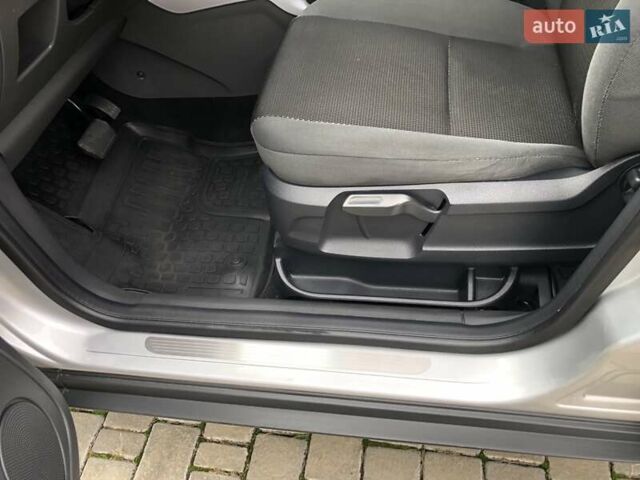 Сірий Форд Куга, об'ємом двигуна 2 л та пробігом 142 тис. км за 10300 $, фото 42 на Automoto.ua