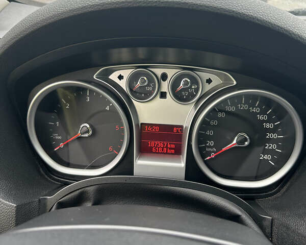 Сірий Форд Куга, об'ємом двигуна 2 л та пробігом 187 тис. км за 11000 $, фото 21 на Automoto.ua