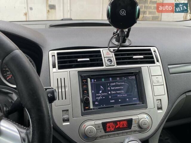 Серый Форд Куга, объемом двигателя 2 л и пробегом 282 тыс. км за 9500 $, фото 9 на Automoto.ua