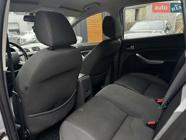 Серый Форд Куга, объемом двигателя 2 л и пробегом 182 тыс. км за 9250 $, фото 36 на Automoto.ua