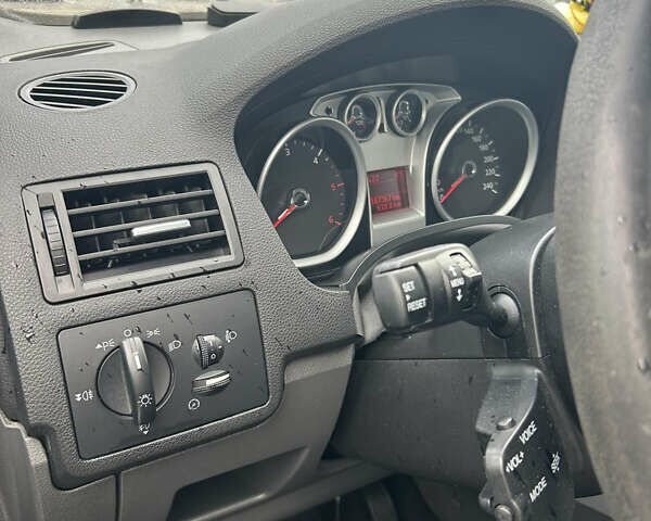 Сірий Форд Куга, об'ємом двигуна 2 л та пробігом 187 тис. км за 11000 $, фото 30 на Automoto.ua