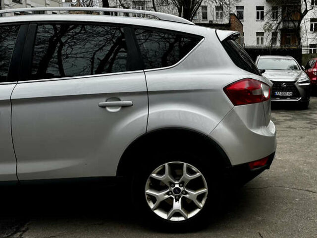 Серый Форд Куга, объемом двигателя 2.52 л и пробегом 235 тыс. км за 8600 $, фото 7 на Automoto.ua