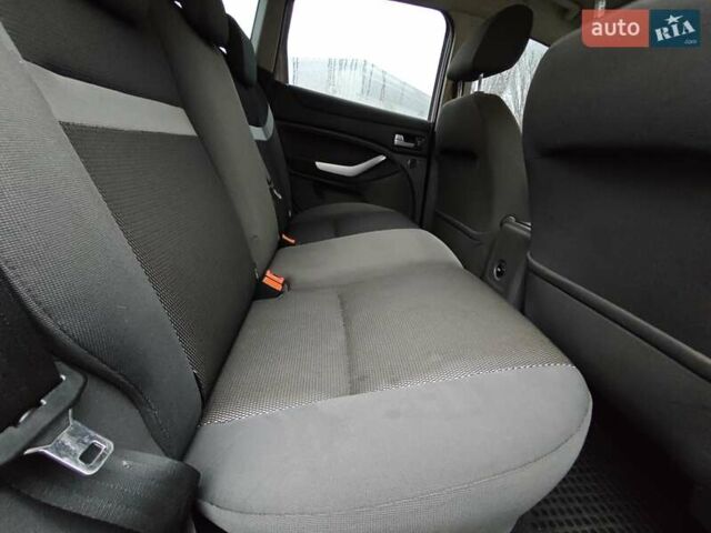 Серый Форд Куга, объемом двигателя 2 л и пробегом 183 тыс. км за 9500 $, фото 18 на Automoto.ua