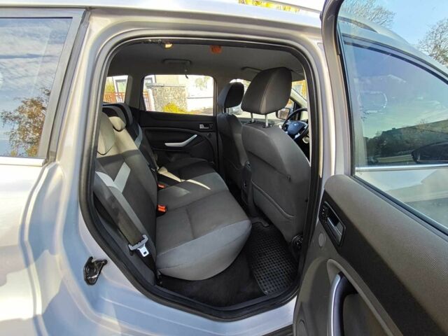 Серый Форд Куга, объемом двигателя 2 л и пробегом 286 тыс. км за 9500 $, фото 17 на Automoto.ua