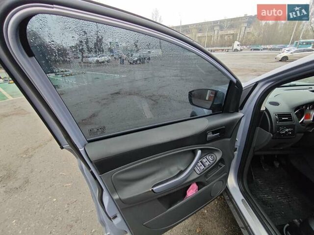 Серый Форд Куга, объемом двигателя 2 л и пробегом 183 тыс. км за 9500 $, фото 10 на Automoto.ua