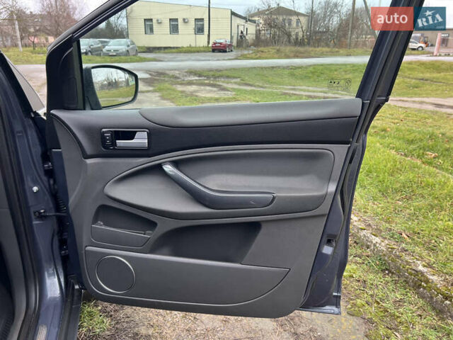 Серый Форд Куга, объемом двигателя 2 л и пробегом 180 тыс. км за 10900 $, фото 40 на Automoto.ua