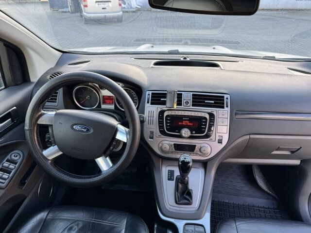 Серый Форд Куга, объемом двигателя 2 л и пробегом 200 тыс. км за 9800 $, фото 2 на Automoto.ua