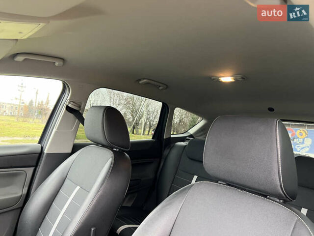 Серый Форд Куга, объемом двигателя 2 л и пробегом 180 тыс. км за 10900 $, фото 24 на Automoto.ua