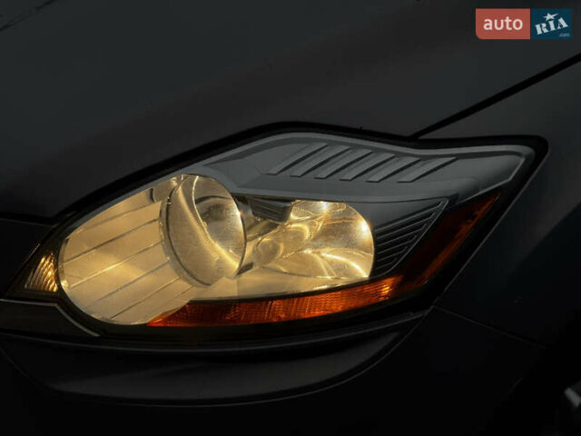 Серый Форд Куга, объемом двигателя 2 л и пробегом 182 тыс. км за 9250 $, фото 13 на Automoto.ua