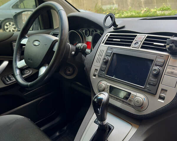 Серый Форд Куга, объемом двигателя 2.52 л и пробегом 235 тыс. км за 8600 $, фото 21 на Automoto.ua