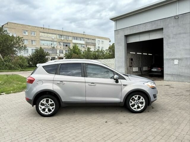 Серый Форд Куга, объемом двигателя 2 л и пробегом 280 тыс. км за 10000 $, фото 1 на Automoto.ua