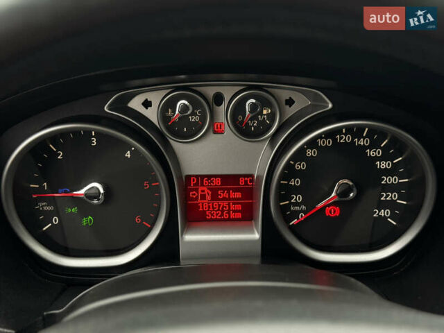 Серый Форд Куга, объемом двигателя 2 л и пробегом 182 тыс. км за 9250 $, фото 28 на Automoto.ua