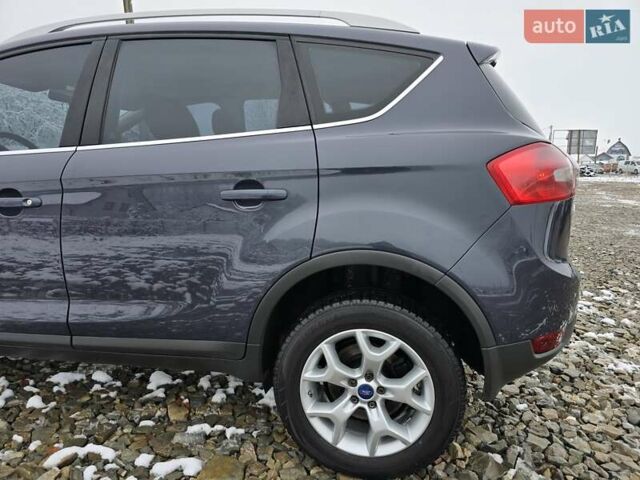Серый Форд Куга, объемом двигателя 2 л и пробегом 250 тыс. км за 10999 $, фото 33 на Automoto.ua