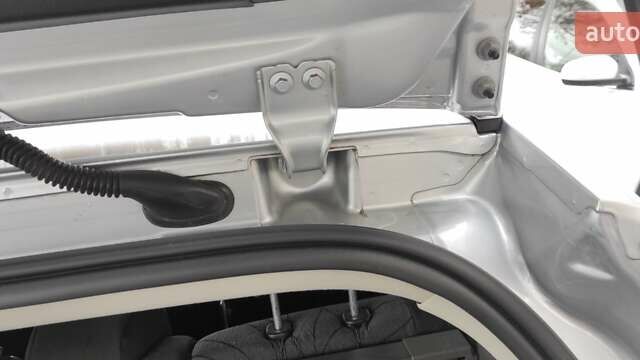 Форд Куга 2011 в Виннице на Automoto.ua Серый Форд Куга, объемом двигателя 2 л и пробегом 124 тыс. км за 10800 $, фото 17 на Automoto.ua