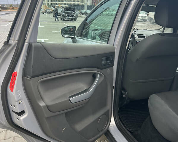 Сірий Форд Куга, об'ємом двигуна 2 л та пробігом 187 тис. км за 11000 $, фото 18 на Automoto.ua