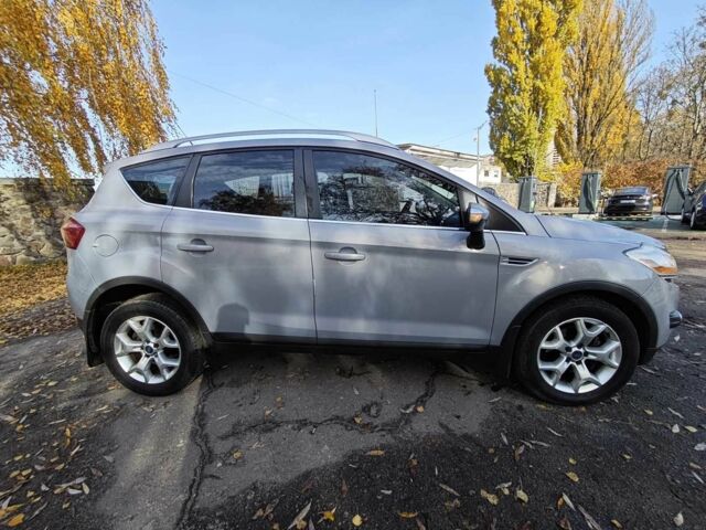 Серый Форд Куга, объемом двигателя 2 л и пробегом 286 тыс. км за 9500 $, фото 3 на Automoto.ua