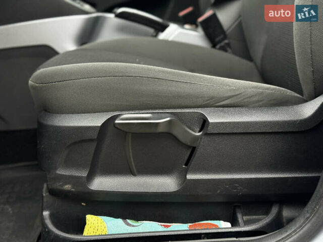 Серый Форд Куга, объемом двигателя 2 л и пробегом 182 тыс. км за 9250 $, фото 20 на Automoto.ua