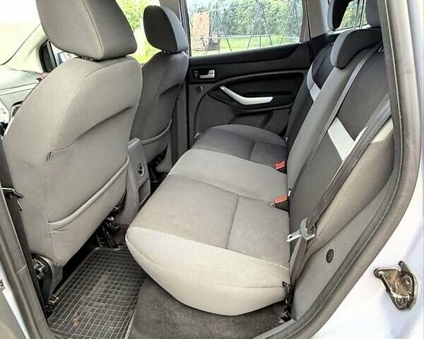 Сірий Форд Куга, об'ємом двигуна 2 л та пробігом 280 тис. км за 10000 $, фото 10 на Automoto.ua