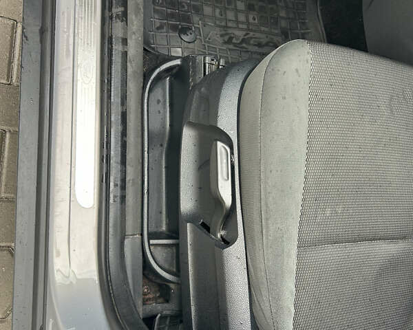 Сірий Форд Куга, об'ємом двигуна 2 л та пробігом 187 тис. км за 11000 $, фото 29 на Automoto.ua