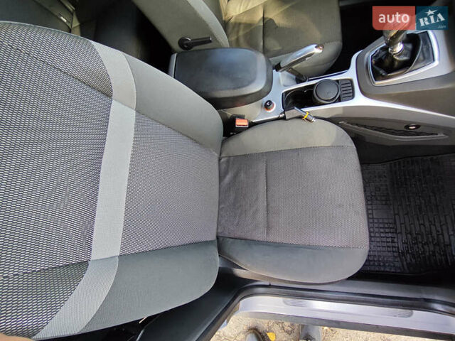 Форд Куга 2011 в Киеве на Automoto.ua Серый Форд Куга, объемом двигателя 2 л и пробегом 183 тыс. км за 10500 $, фото 15 на Automoto.ua