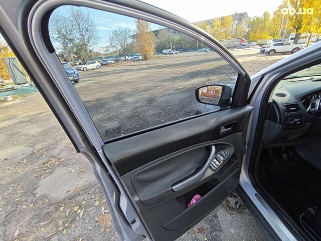 Форд Куга 2011 в Киеве на Automoto.ua Серый Форд Куга, объемом двигателя 0 л и пробегом 183 тыс. км за 10500 $, фото 8 на Automoto.ua