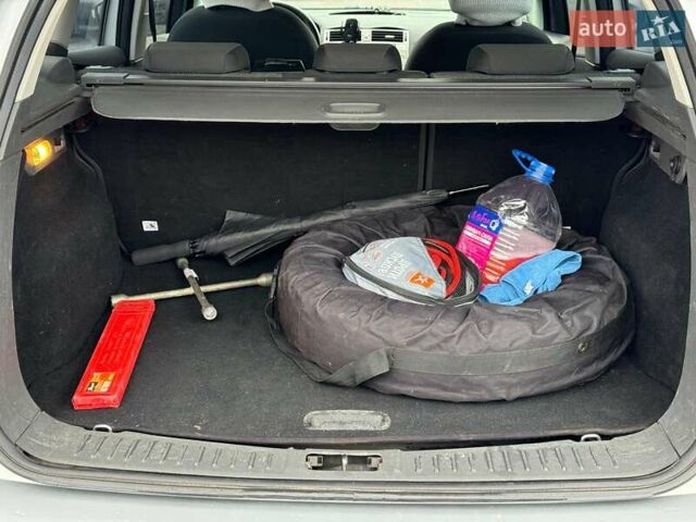 Серый Форд Куга, объемом двигателя 2.5 л и пробегом 189 тыс. км за 11490 $, фото 19 на Automoto.ua