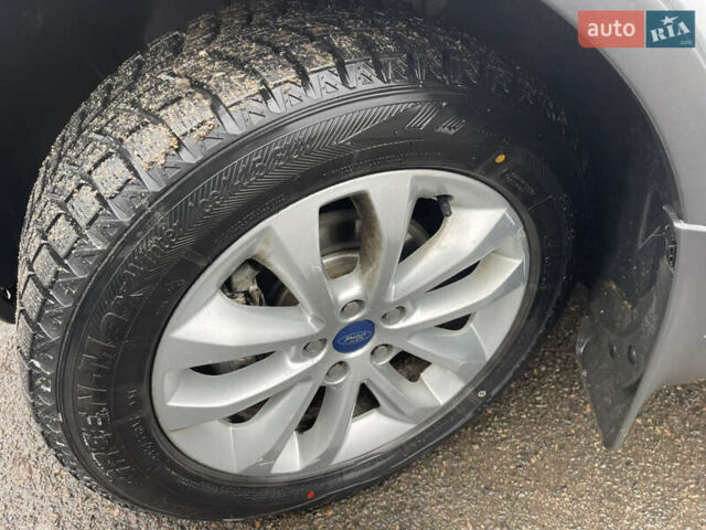 Серый Форд Куга, объемом двигателя 2 л и пробегом 184 тыс. км за 9500 $, фото 2 на Automoto.ua