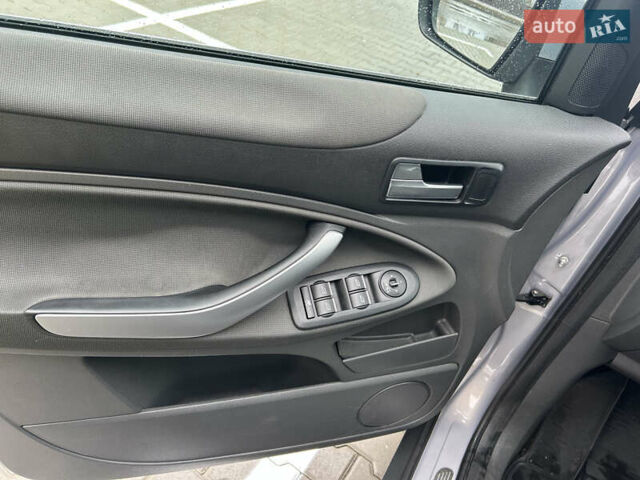 Сірий Форд Куга, об'ємом двигуна 2 л та пробігом 187 тис. км за 11000 $, фото 23 на Automoto.ua