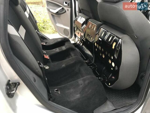 Сірий Форд Куга, об'ємом двигуна 2 л та пробігом 142 тис. км за 10300 $, фото 63 на Automoto.ua