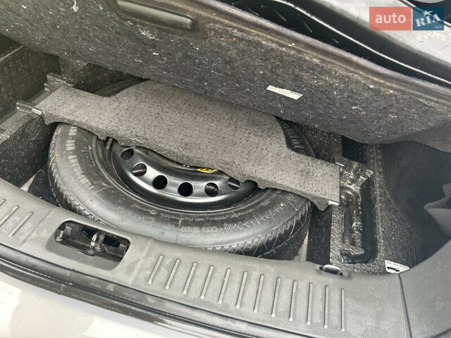 Сірий Форд Куга, об'ємом двигуна 2 л та пробігом 187 тис. км за 11000 $, фото 16 на Automoto.ua