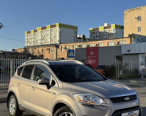 Серый Форд Куга, объемом двигателя 2 л и пробегом 126 тыс. км за 10500 $, фото 19 на Automoto.ua