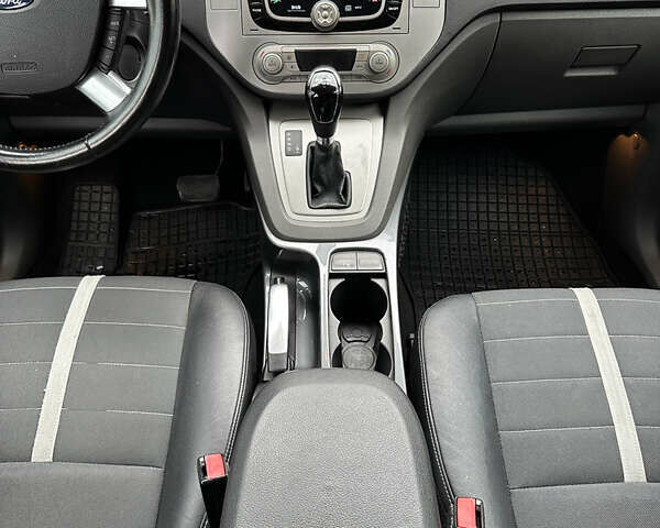 Сірий Форд Куга, об'ємом двигуна 2 л та пробігом 165 тис. км за 9900 $, фото 18 на Automoto.ua