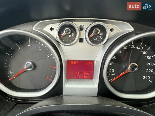 Форд Куга 2011 в Черкассах на Automoto.ua Серый Форд Куга, объемом двигателя 2.52 л и пробегом 240 тыс. км за 7500 $, фото 6 на Automoto.ua