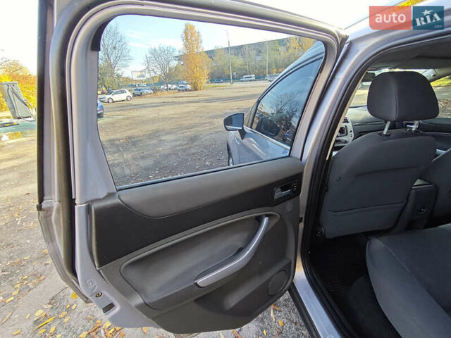 Форд Куга 2011 в Киеве на Automoto.ua Серый Форд Куга, объемом двигателя 2 л и пробегом 183 тыс. км за 10500 $, фото 13 на Automoto.ua